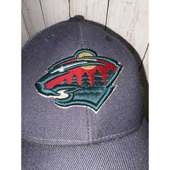 NHL Other - Minnesota Wild Zephyr Hat Snapback Cap Gray Green Mesh NHL Hockey Embroidered